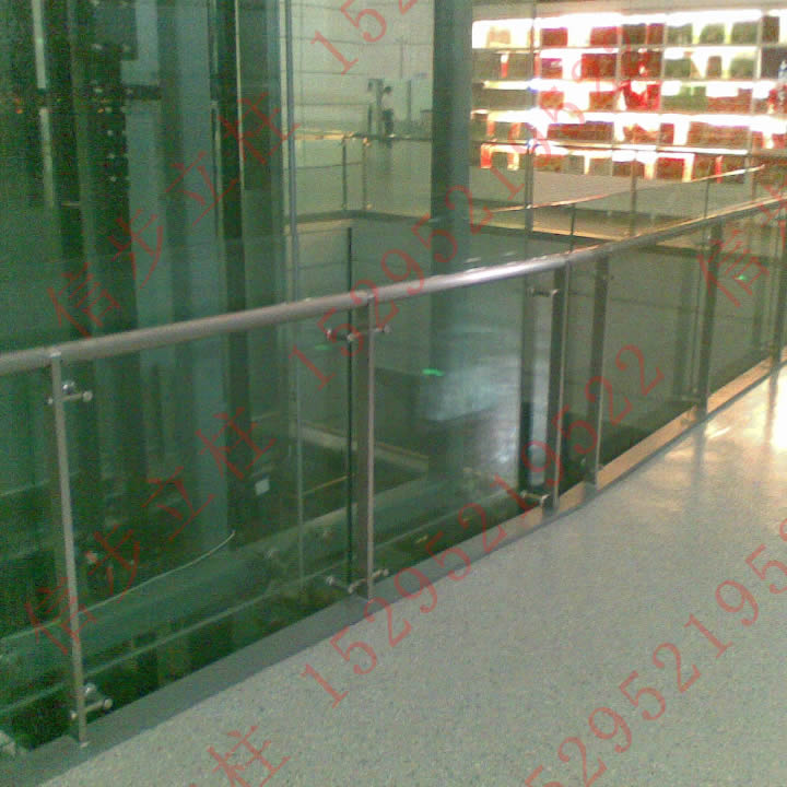 扬州泰州机场选用信步不锈钢玻璃立柱经久耐用不生锈图片/案例/展示