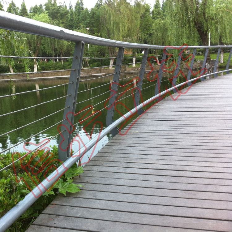 信步不锈钢喷塑立柱为泰山公园河道保驾护航图片/案例/展示
