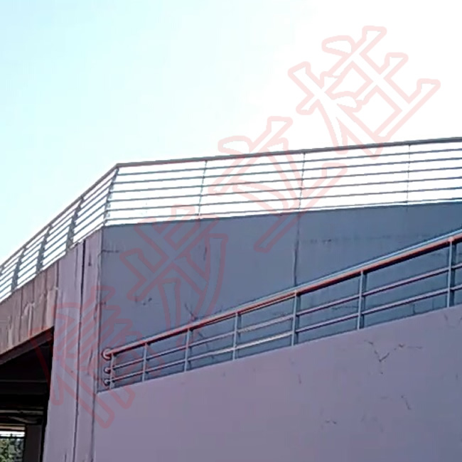 信步立柱为瑞昌体育馆看台栏杆提供304不锈钢立柱图片/案例/展示