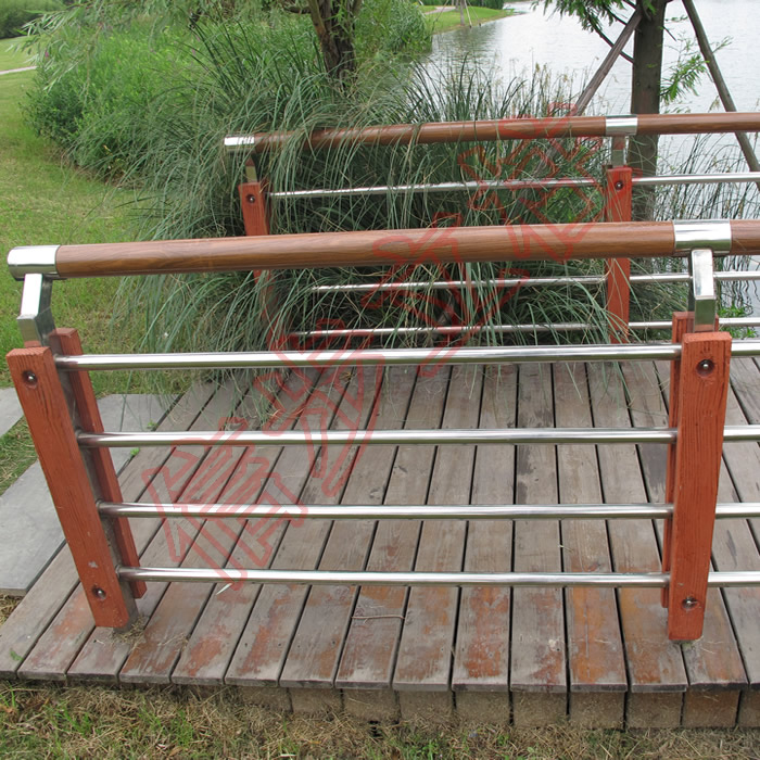 信步不锈钢立柱用于苏州太湖湿地公园栈桥栏杆图片/案例/展示