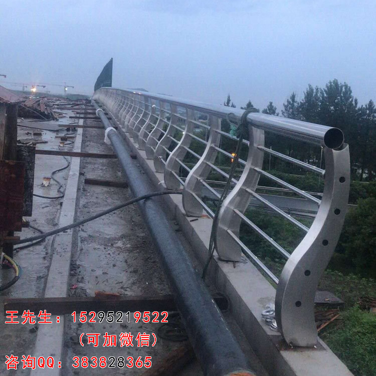 信步不锈钢立柱用于德清武康高速特大不锈钢桥梁栏杆图片/案例/展示