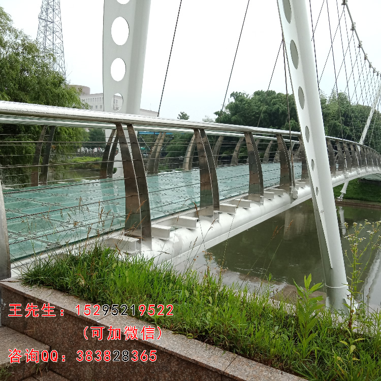 信步不锈钢桥梁立柱用于泰州附中玻璃桥图片/案例/展示