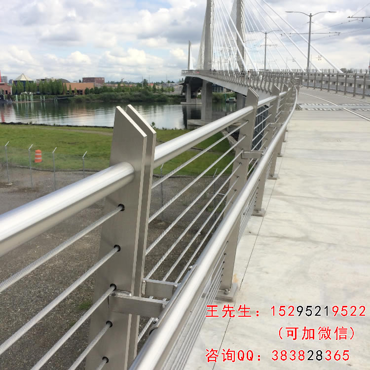 信步不锈钢桥梁立柱出口美国某大型公路桥梁图片/案例/展示