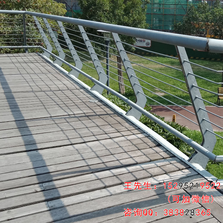 信步不锈钢立柱用于泰州垃圾分类主题公园图片/案例/展示
